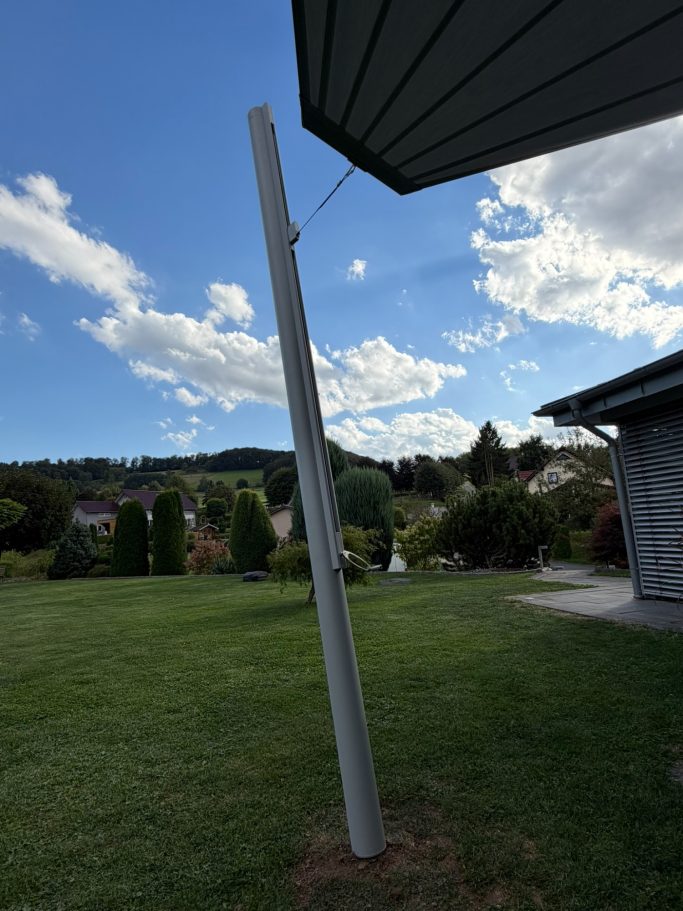 Sonnensegel mit Höhenverstellung