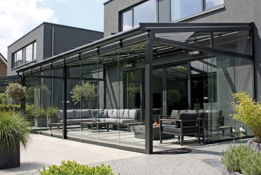 Terrassenüberdachung mit seitlicher Verglasung von MERPAL